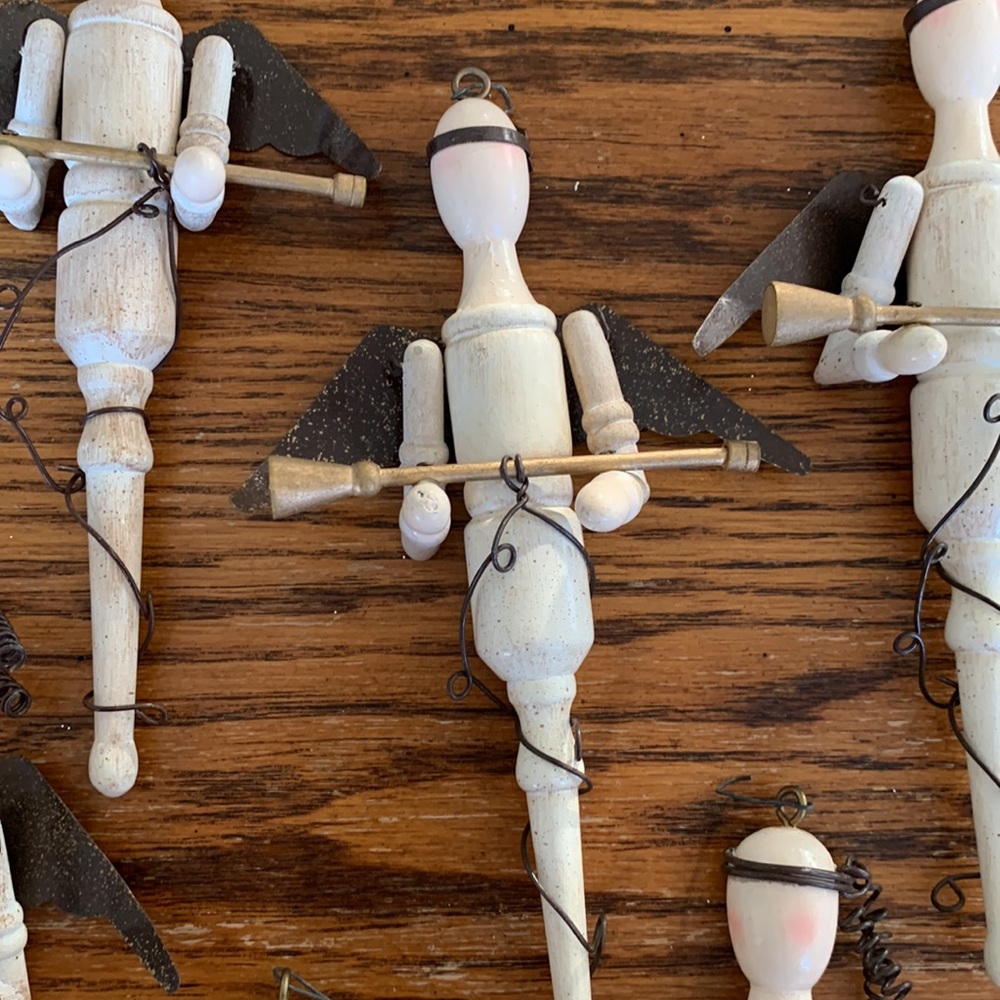 Wooden Christmas Angels - Picture 3 of 6